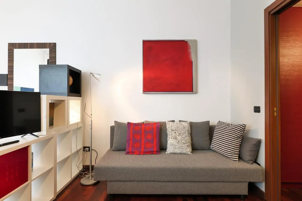 Appartamento PrimoPiano - Gargano Milano 0*,  Italia