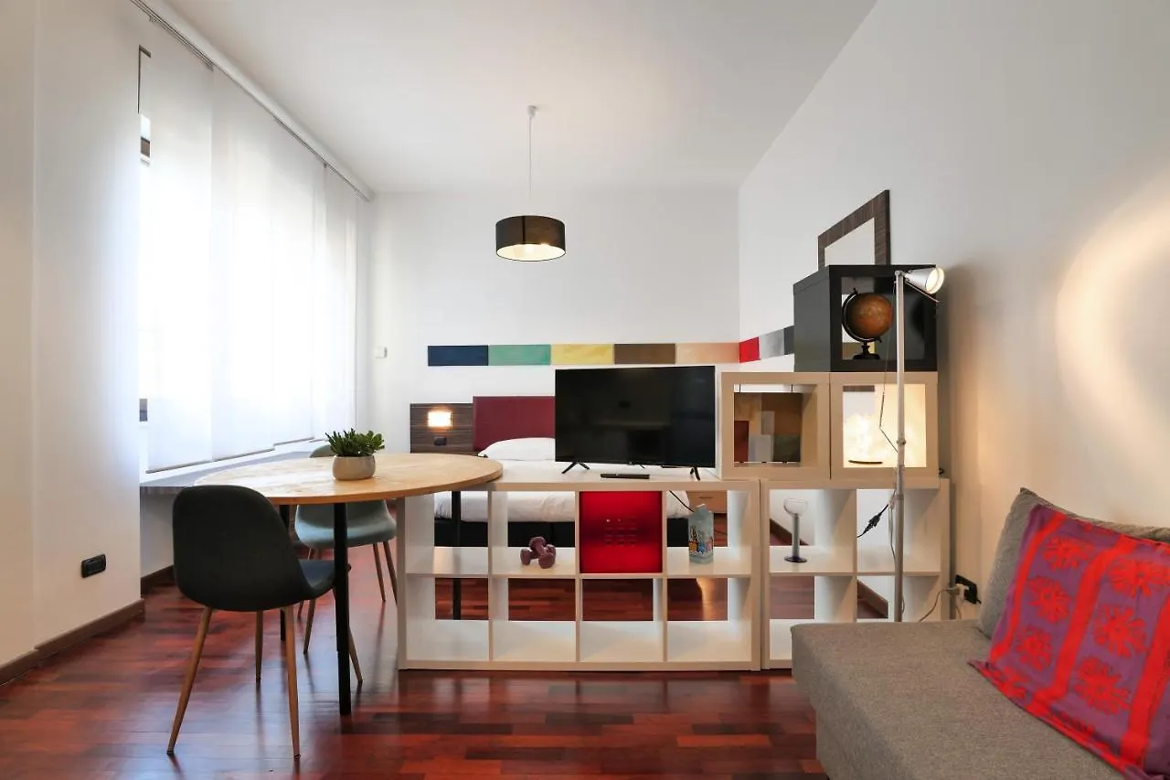 Appartamento PrimoPiano - Gargano Milano 0*,