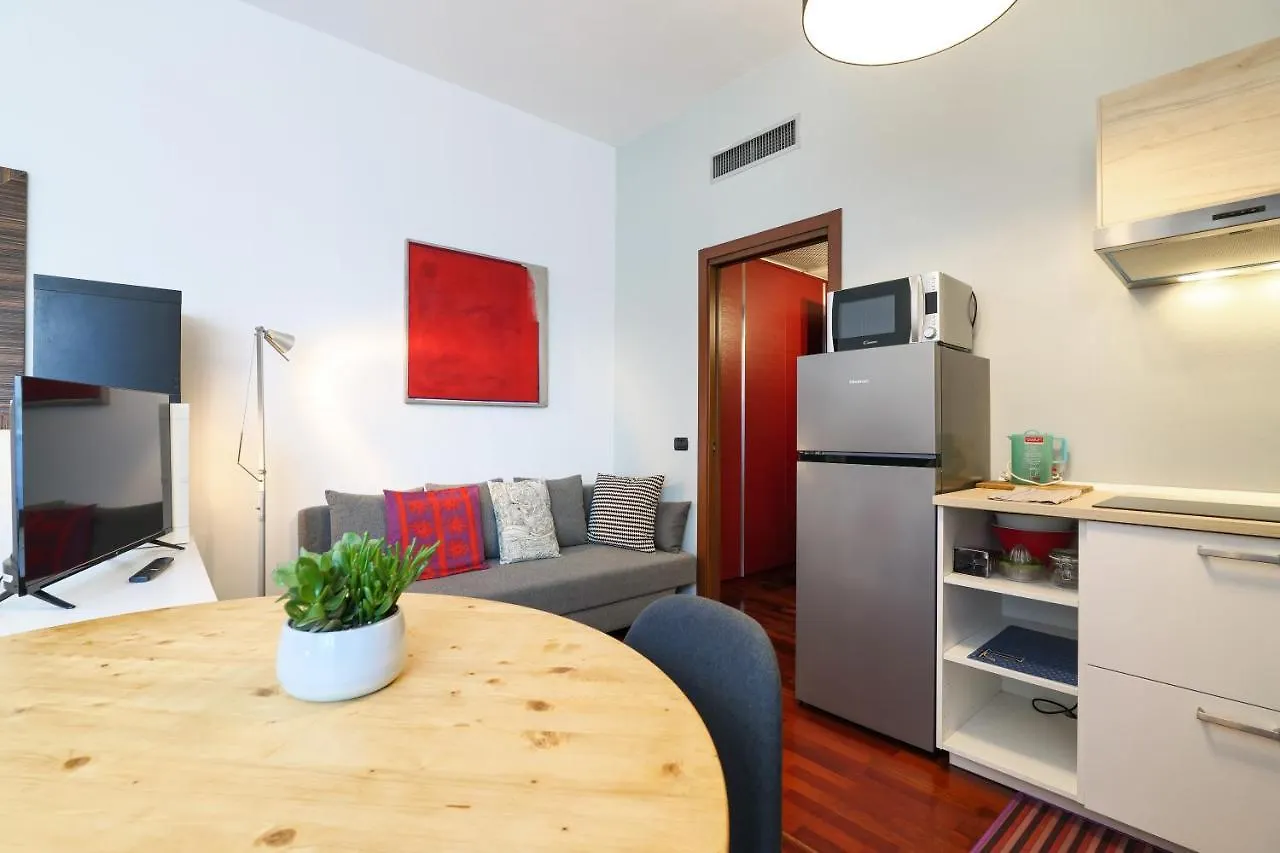 Appartamento PrimoPiano - Gargano Milano