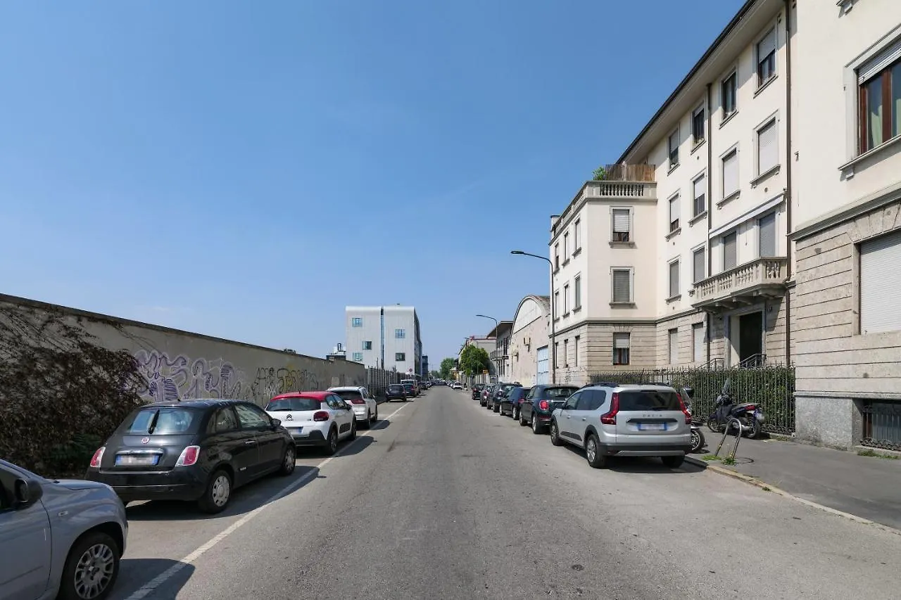 Appartamento PrimoPiano - Gargano Milano